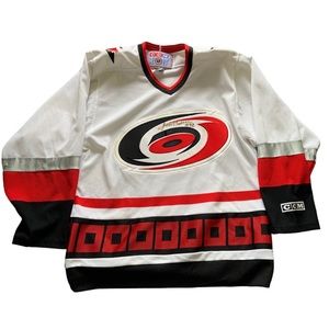 Vintage NHL Carolina Hurricanes Signed Jeff O’Neill CCM Jersey Size Men’s Small